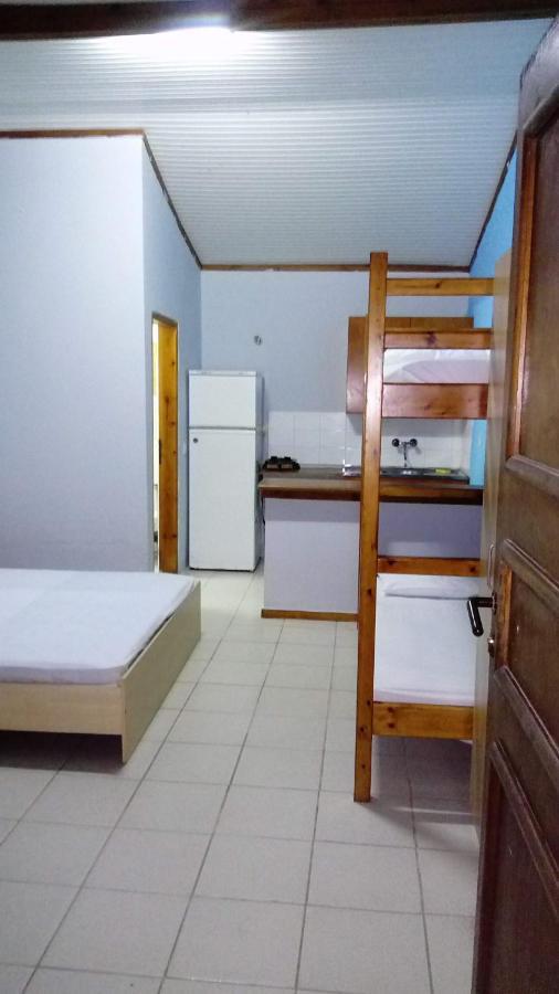 Отель Camping Elizabeth Kalyvia Varikou Экстерьер фото